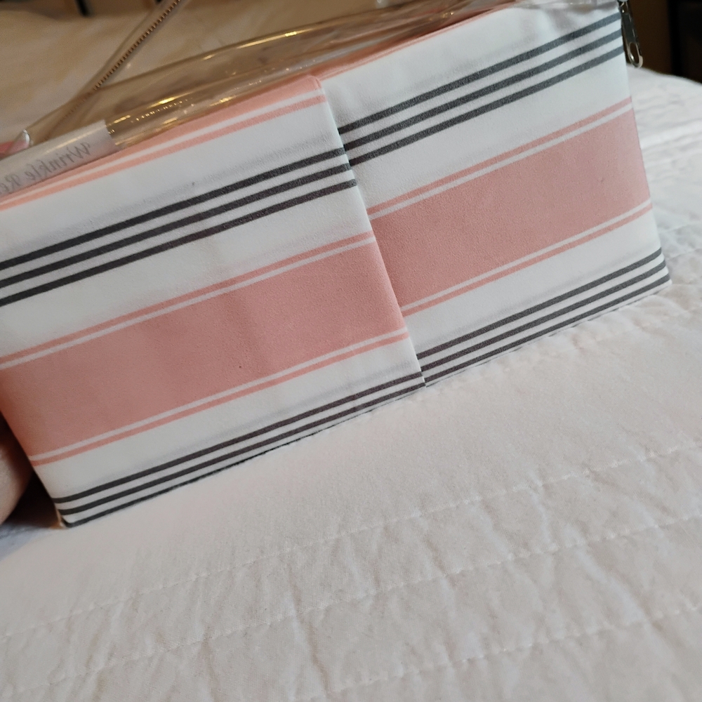 Athena Pink and White Queen Sheet Set And Pink And White Curtains - Picture 11 of 15
